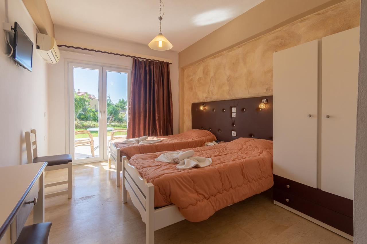Akis Villa Studios & Apartment With Pool By Hotelius Агиос Георгиос Пагон Екстериор снимка