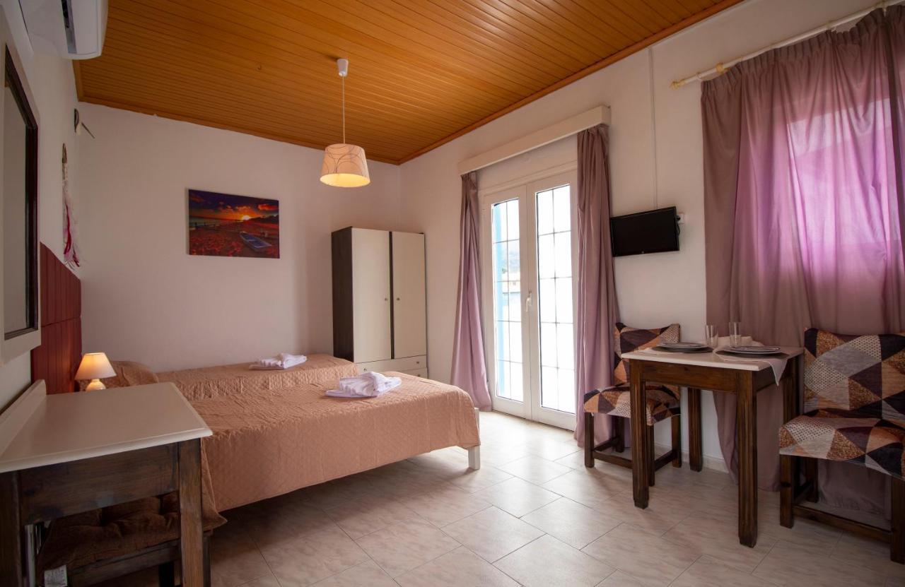 Akis Villa Studios & Apartment With Pool By Hotelius Агиос Георгиос Пагон Екстериор снимка