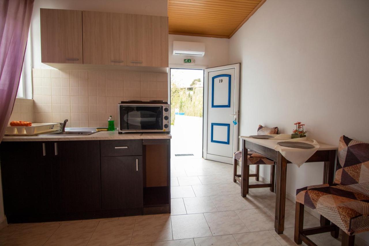 Akis Villa Studios & Apartment With Pool By Hotelius Агиос Георгиос Пагон Екстериор снимка