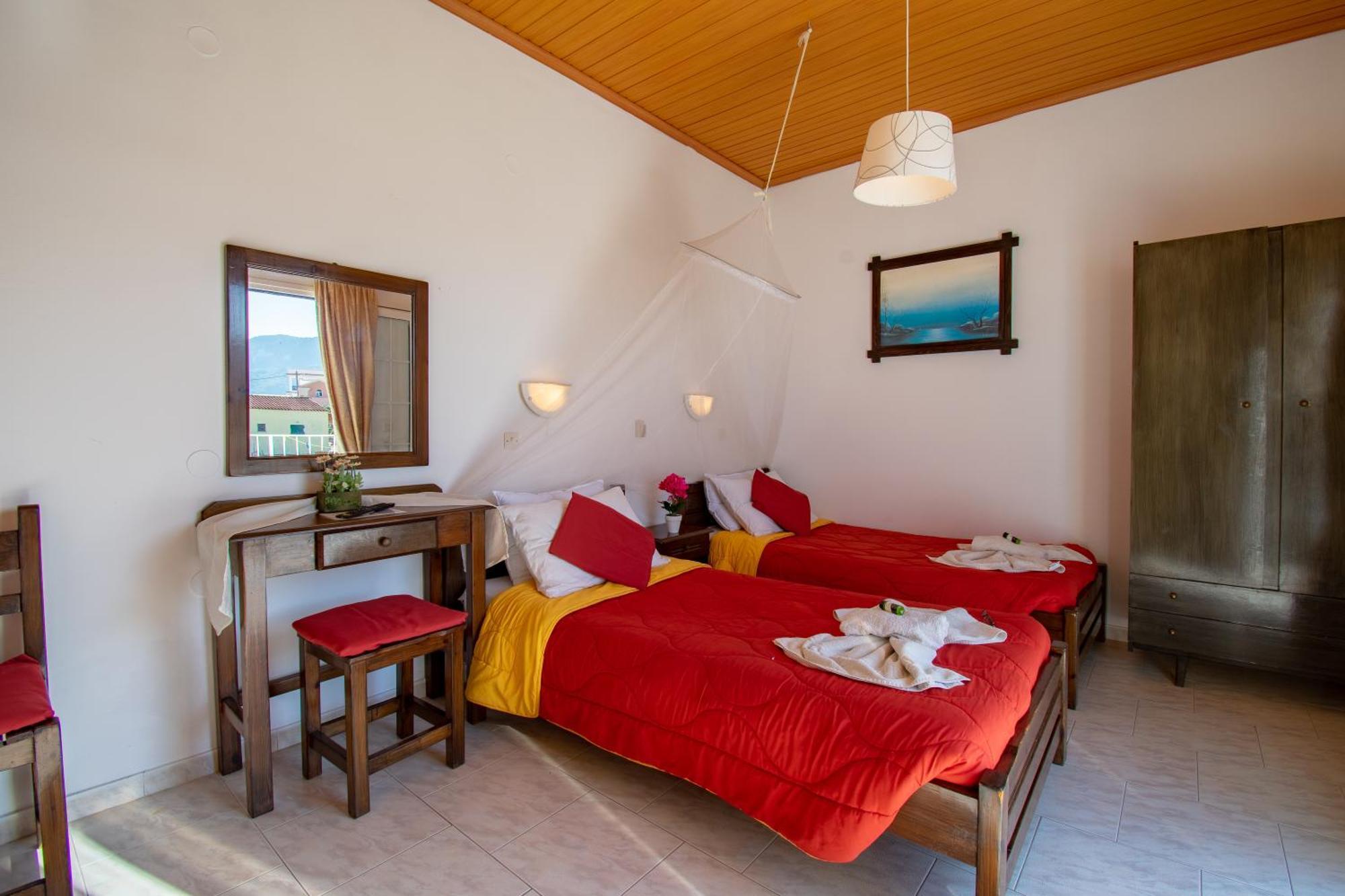 Akis Villa Studios & Apartment With Pool By Hotelius Агиос Георгиос Пагон Екстериор снимка