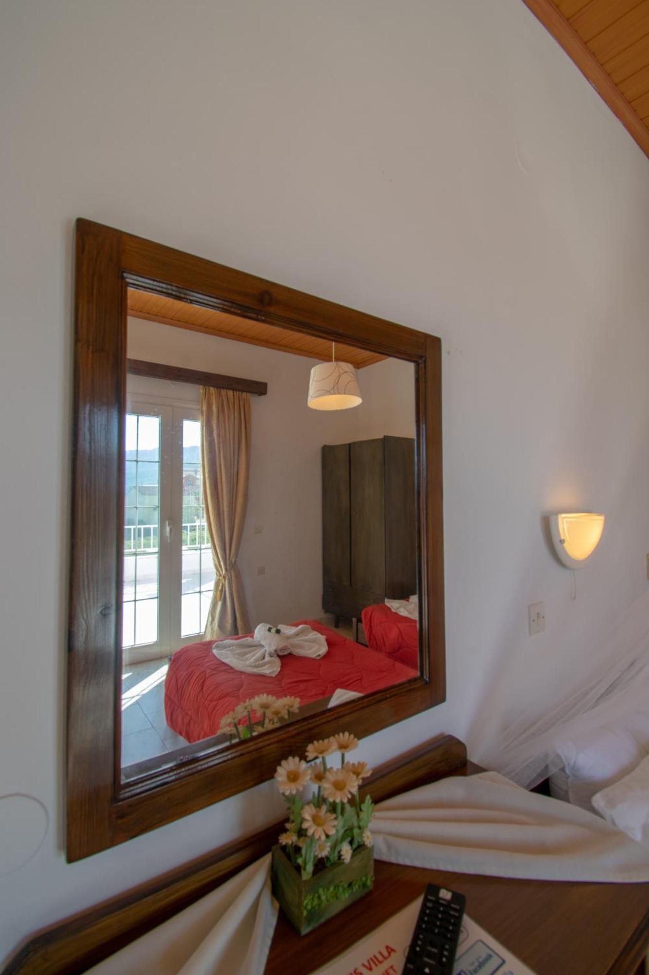 Akis Villa Studios & Apartment With Pool By Hotelius Агиос Георгиос Пагон Екстериор снимка