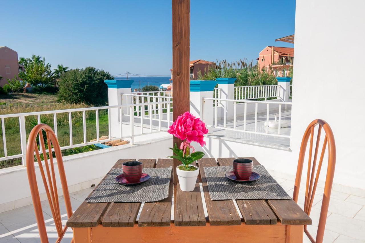 Akis Villa Studios & Apartment With Pool By Hotelius Агиос Георгиос Пагон Екстериор снимка
